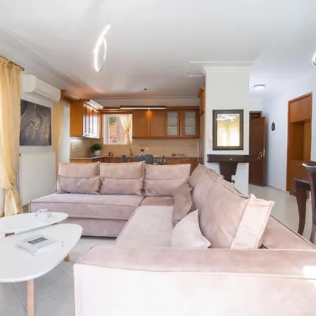 Adria Luxury Apartmanhotel 4*