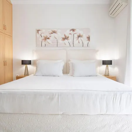 Adria Luxury Lägenhetshotell Nidhrion