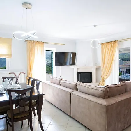 Adria Luxury Lägenhetshotell Nidhrion