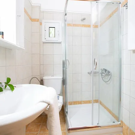 Adria Luxury 4*