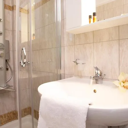 Adria Luxury Aparthotel